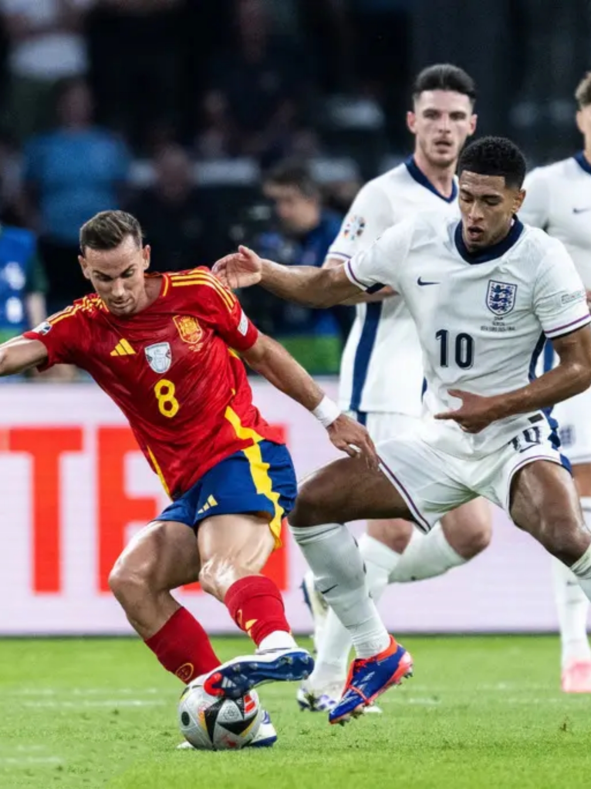 杏彩体育网页版登录入口-西班牙逆转英格兰，实现惊人胜利(西班牙逆转英格兰,实现惊人胜利了吗)