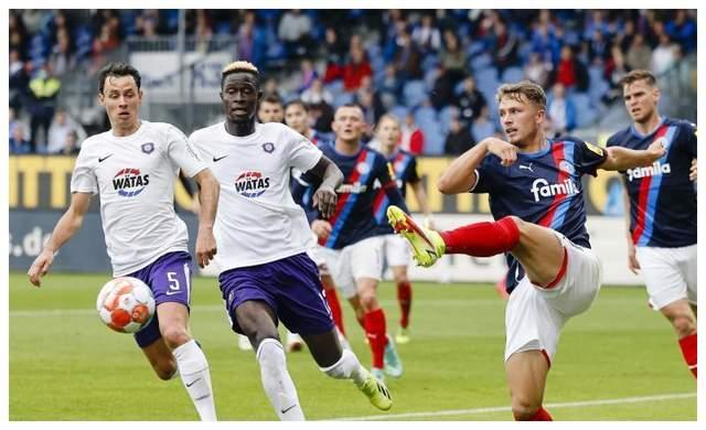 包含柏林赫塔在客场逆转胜利,实现惊艳表现的词条 包含柏林赫塔在客场逆转胜利,实现惊艳表现的词条