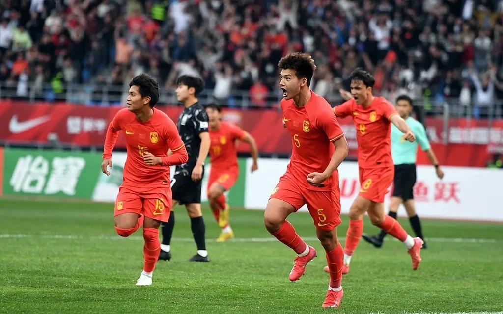 包含顶级足球对手:激烈较量中定胜负,谁能称雄?的词条 包含顶级足球对手:激烈较量中定胜负,谁能称雄?的词条