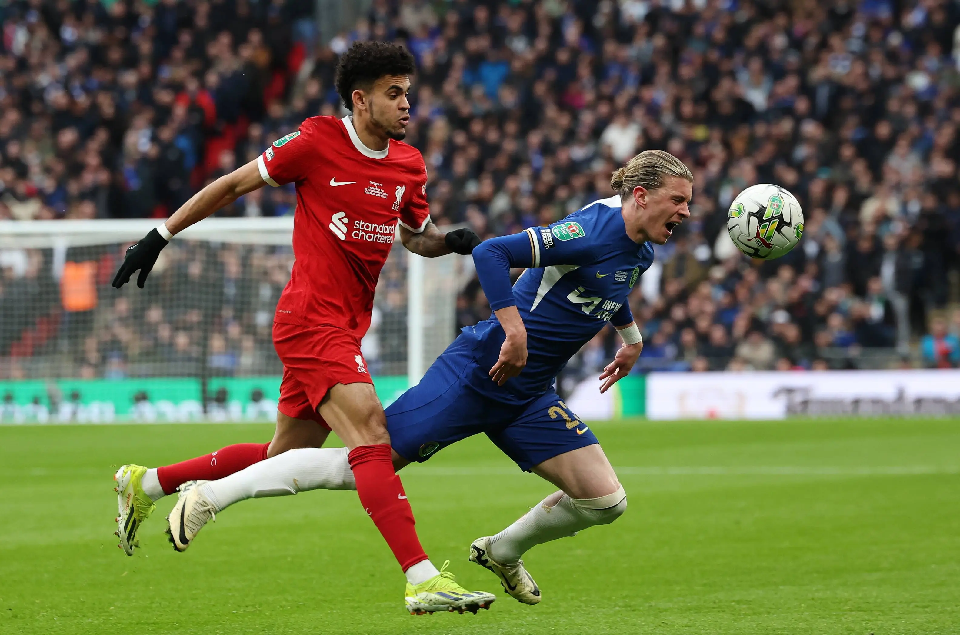 杏彩体育-包含弗赖堡门将神勇扑救，帮助球队守住胜利的词条