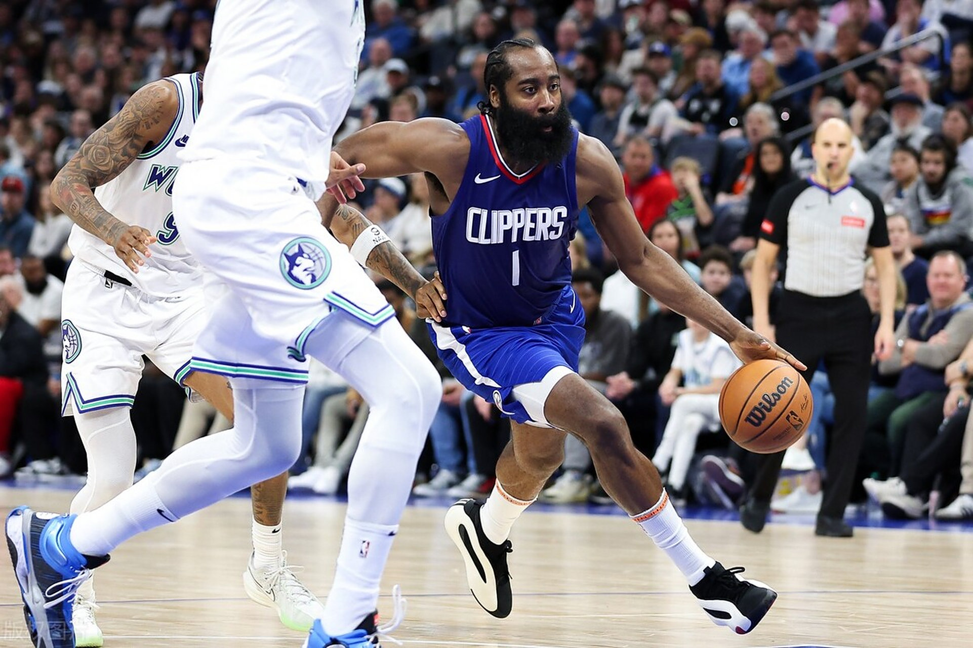 杏彩体育-快船遭遇惨败，莱昂纳德不满表现需做调整的简单介绍