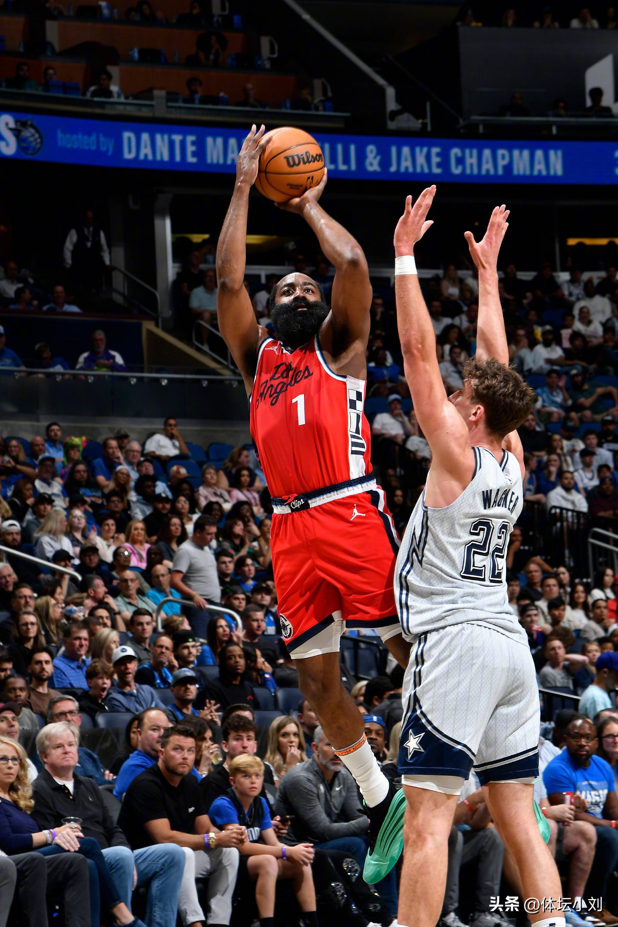 快船遭遇惨败,莱昂纳德不满表现需做调整的简单介绍 快船遭遇惨败,莱昂纳德不满表现需做调整的简单介绍