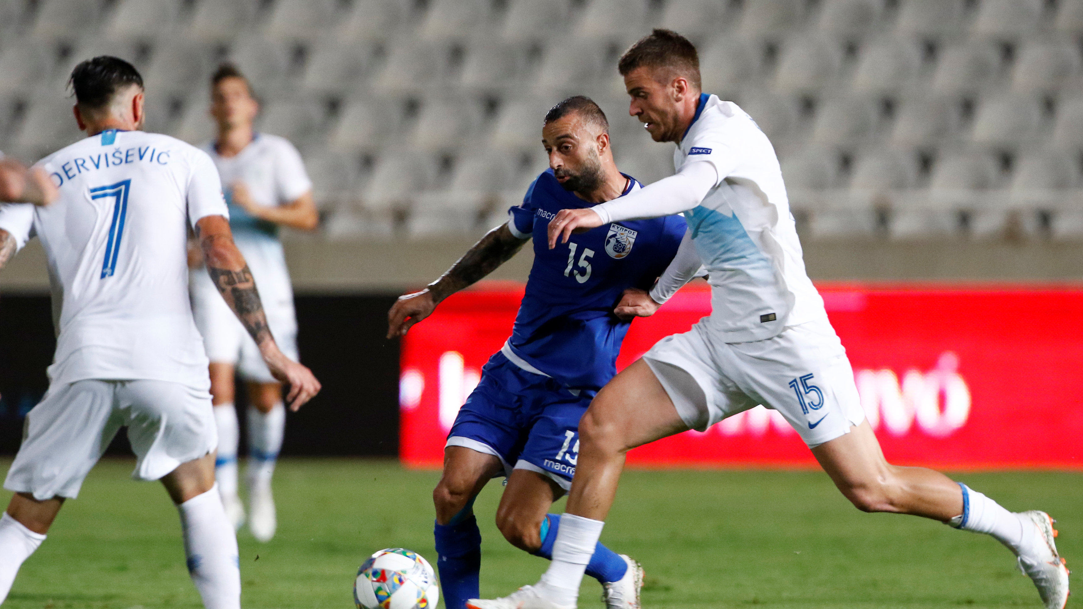 斯洛文尼亚选手勇夺首金名列前茅 斯洛文尼亚选手勇夺首金名列前茅