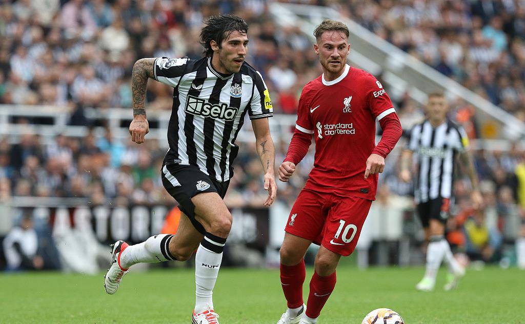 杏彩体育链接-谢周三主场战平，攻守平衡表现的简单介绍