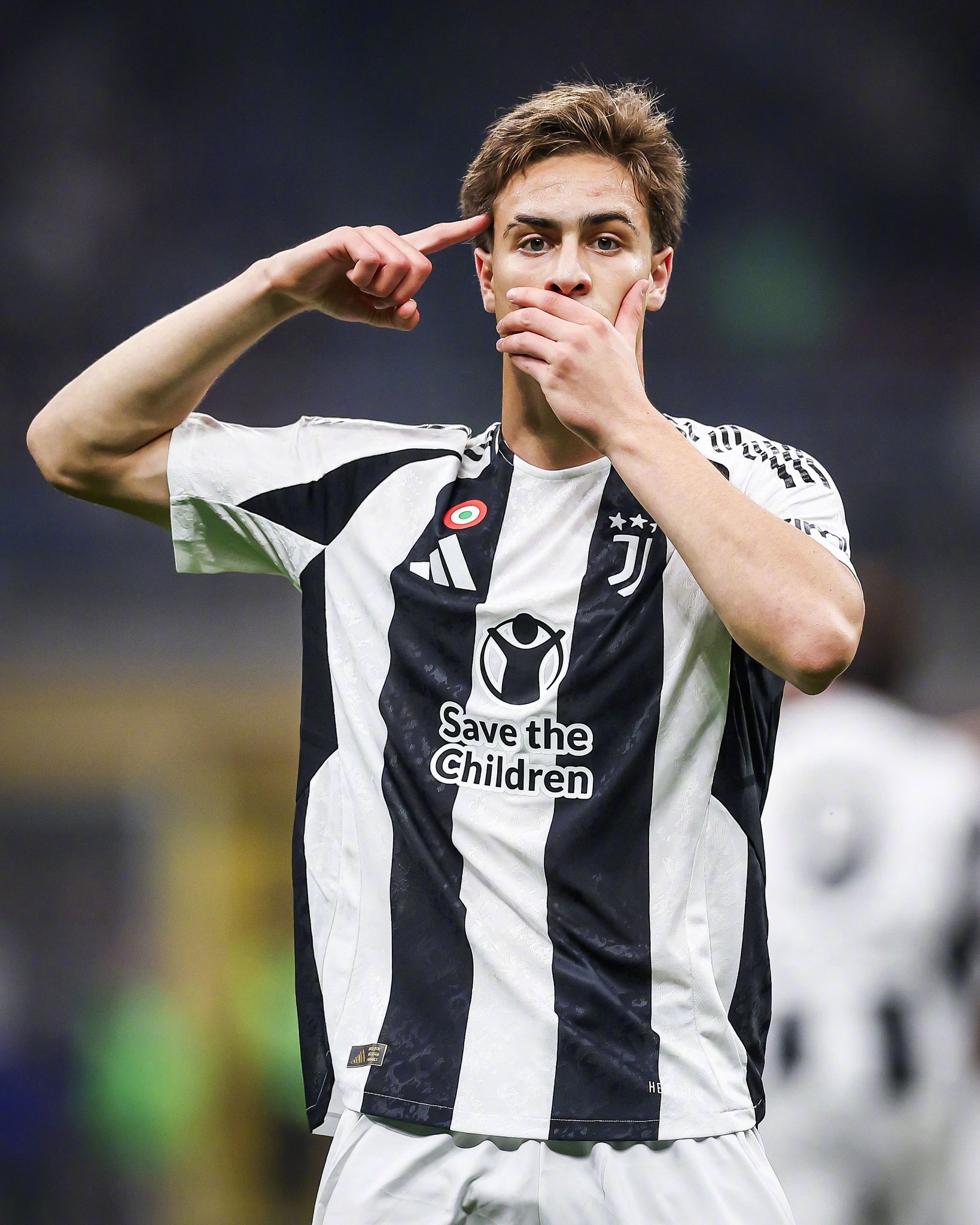 杏彩体育网页版-足球比赛精彩纷呈，胜负难以预料