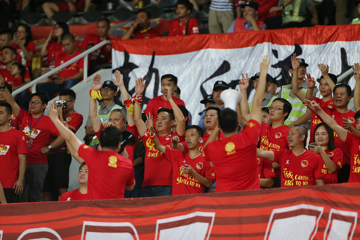 摩纳哥队取得历史性胜利,球迷狂欢不已的简单介绍 摩纳哥队取得历史性胜利,球迷狂欢不已的简单介绍